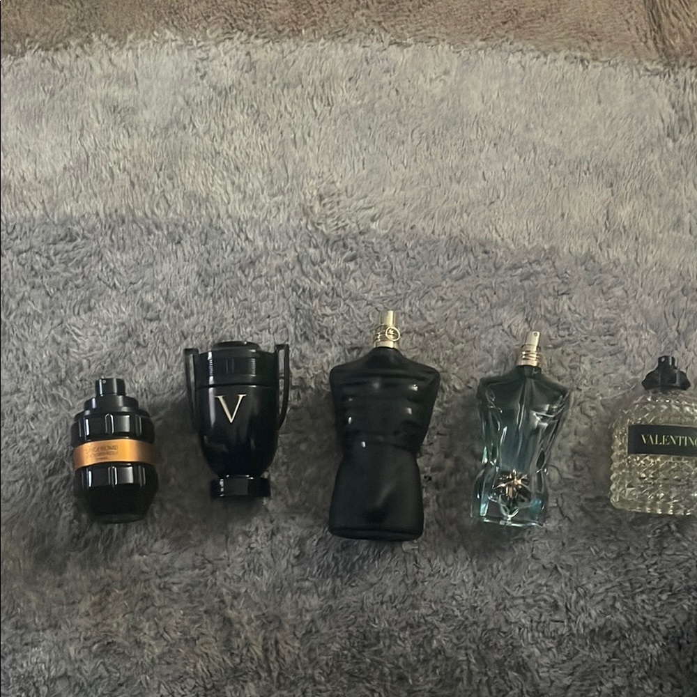 Valentino Black Luxe Accessory